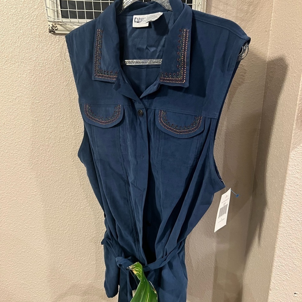 𝅺CAPACITY womens shirt